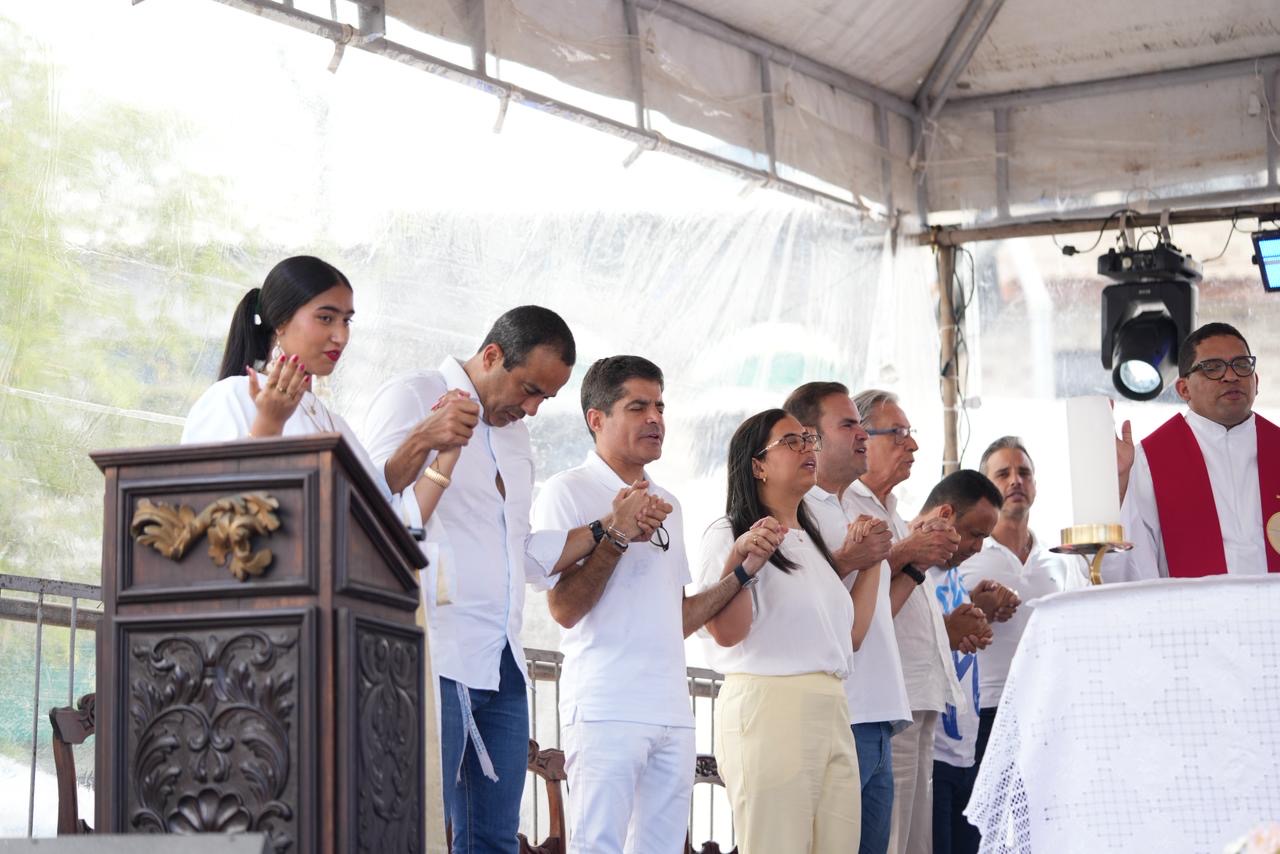 Imagem de Prefeito Bruno Reis participa de missa na última sexta-feira do ano na Igreja do Bonfim