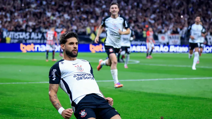 Imagem de Corinthians vence Flamengo e é bicampeão da Supercopa Rei