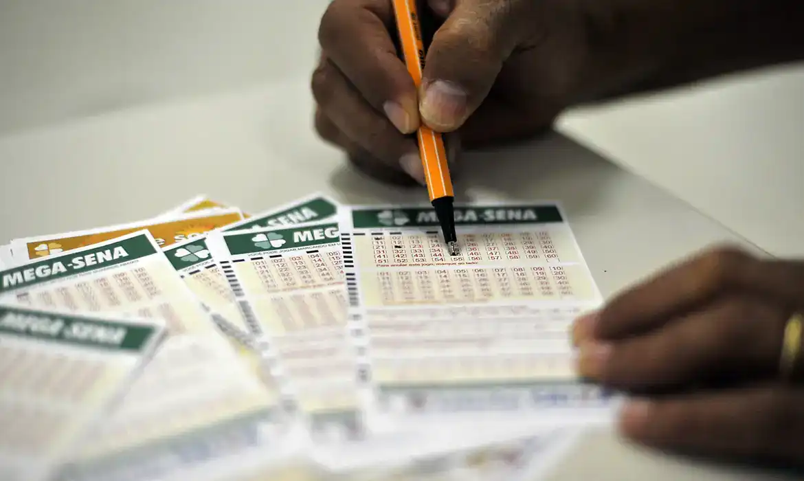 Imagem de Mega-Sena acumula novamente e prêmio principal sobe para R$ 65 milhões