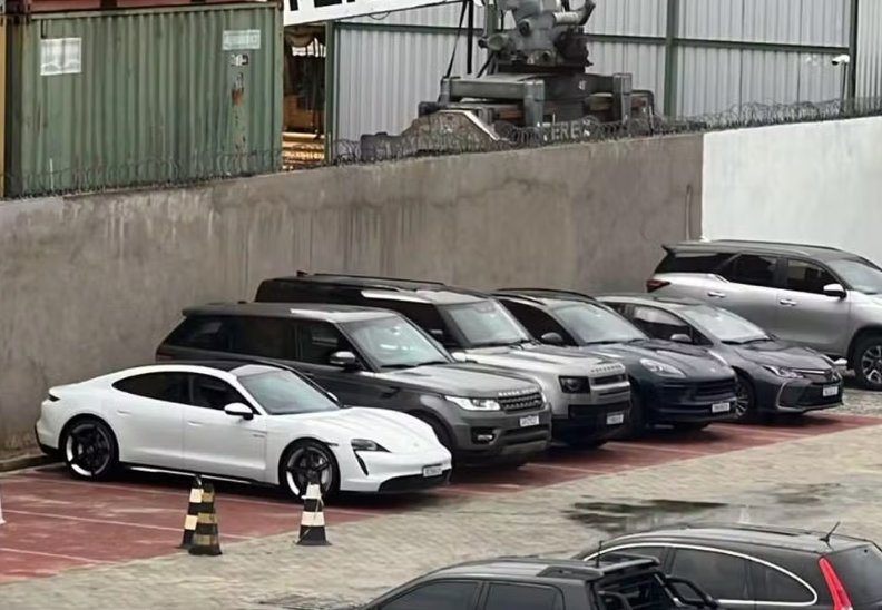 Imagem de Polícia Federal apreende 60 mil euros e cinco carros de luxo em operação contra fraudes e desvio de recursos públicos em Camaçari