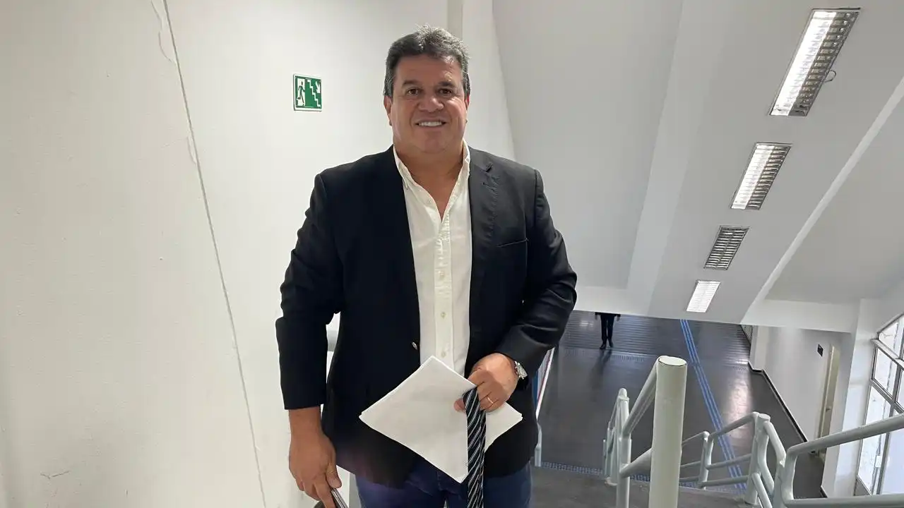 Imagem de Deputado apresenta PEC na Alba para elevar emendas parlamentares às vésperas da eleição