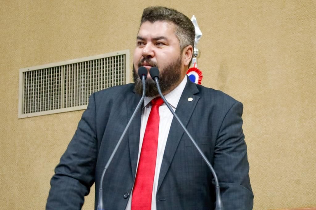 Imagem de Deputado Júnior Muniz apresenta pedido para abertura de CPI contra a Coelba