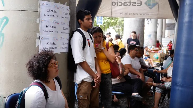 Imagem de Enem reúne estreantes e veteranos entre milhões de candidatos