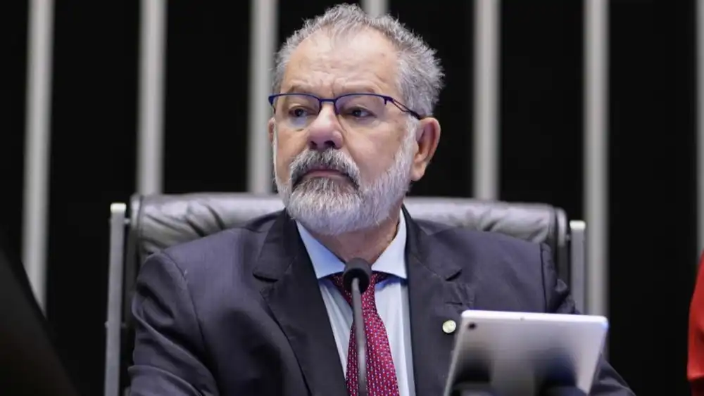 Imagem de Marcelo Nilo assume mandato tampão na Câmara e garante suplência de Coronel