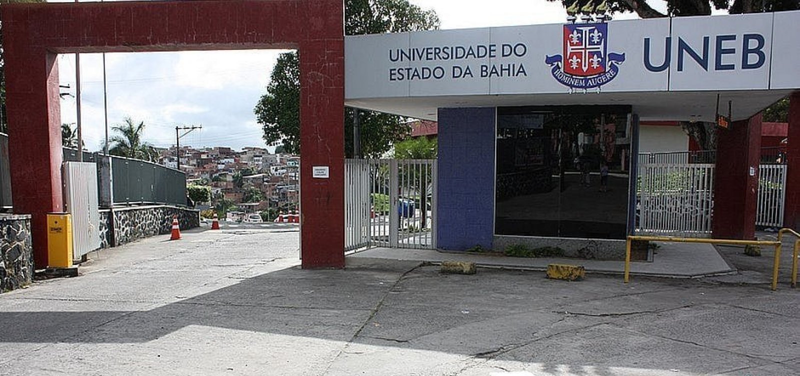 Imagem de Uneb suspende aulas após homicídio em frente à instituição