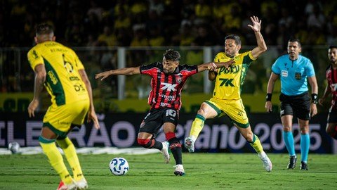 Imagem de Com gols no início, Mirassol e Vitória empatam pelo Brasileirão