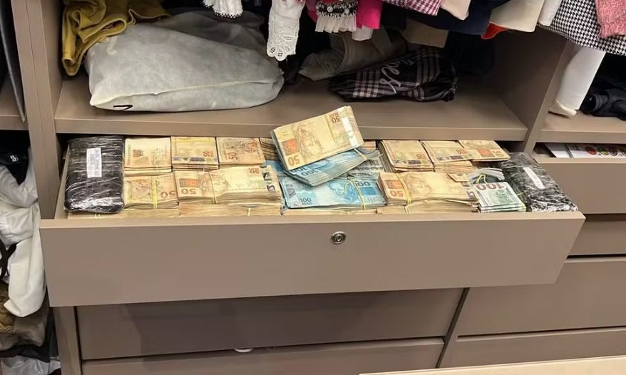 Imagem de Prefeitos do PT e PSB na Bahia pagam fiança e são soltos após operação sobre desvio de emendas que encontrou R$ 3,2 milhões em gaveta