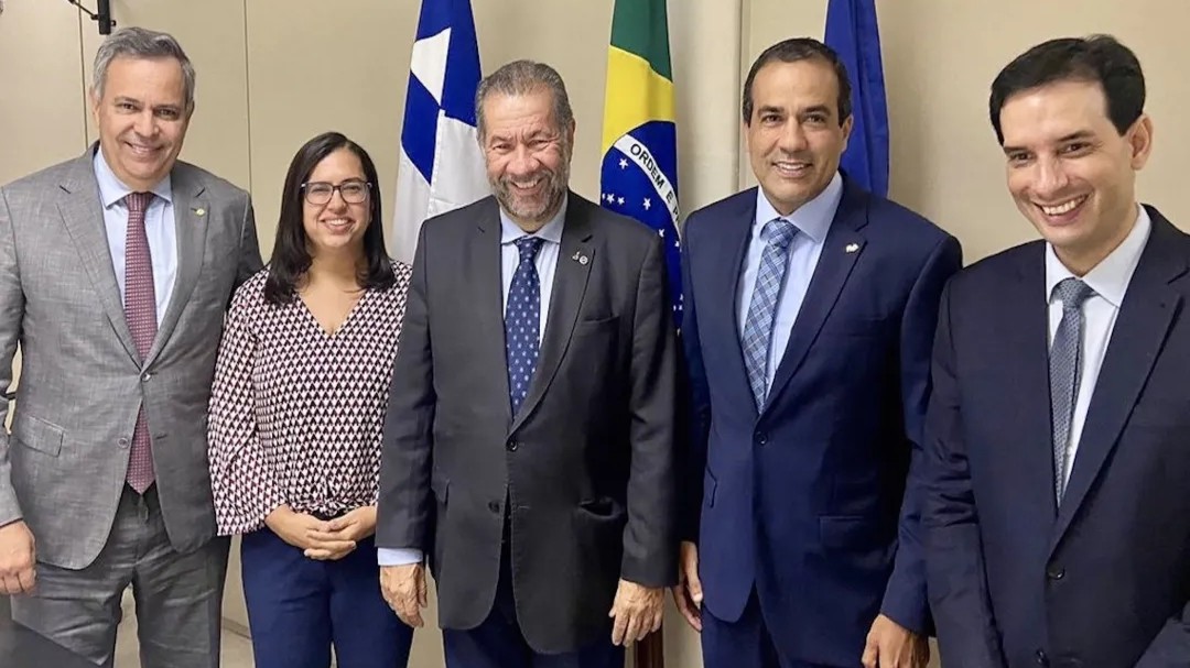 Imagem de Operação busca repatriar PDT na oposição, o dilema de Charles e novo bloco no PSD agitam bastidores