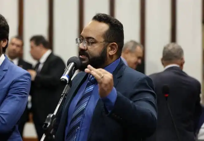 Imagem de Leandro de Jesus denuncia Lula por racismo após presidente reclamar de foto de homem negro “sem nenhum dente”