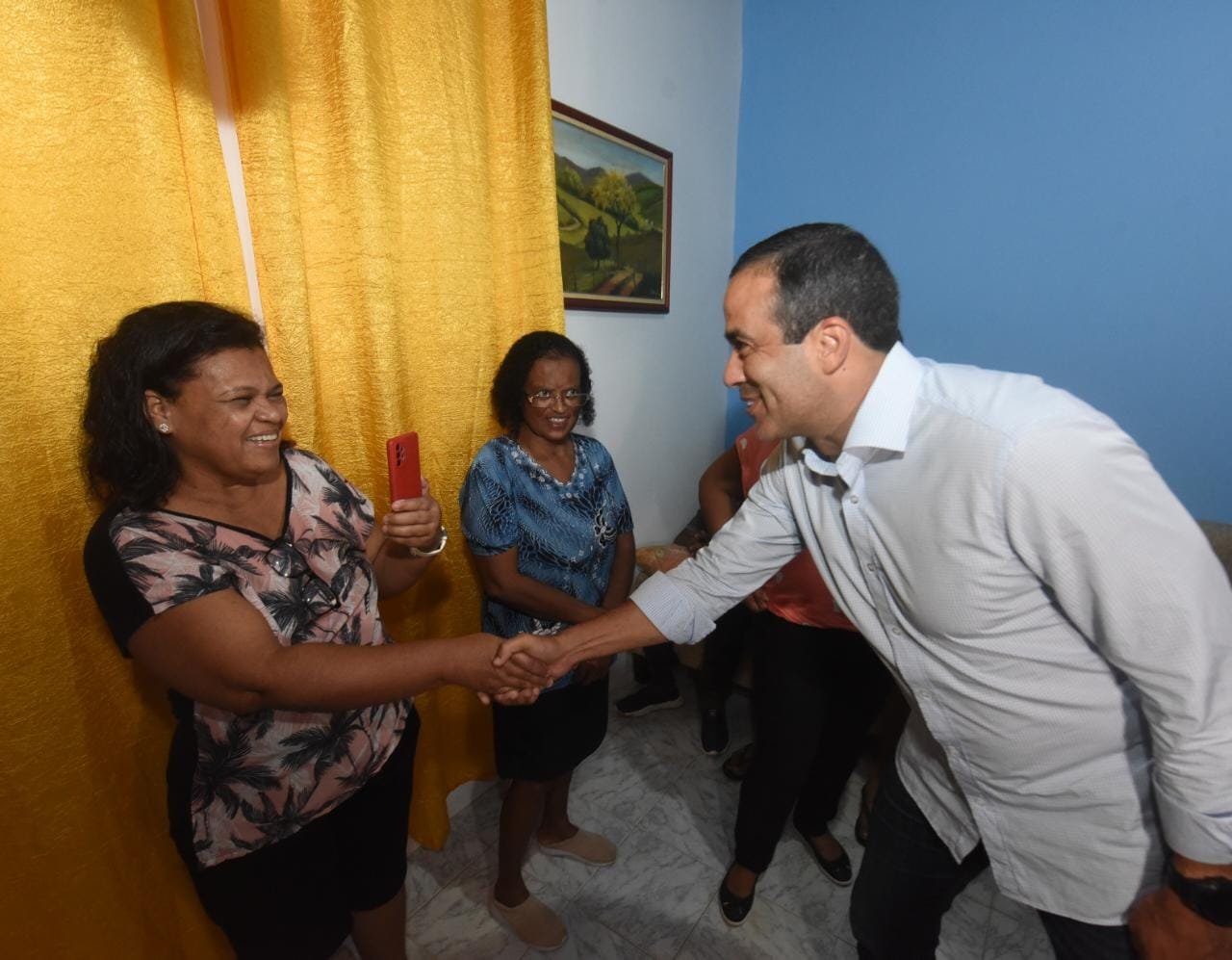 Imagem de Prefeitura entrega 76 casas reformadas pelo Morar Melhor no Candeal