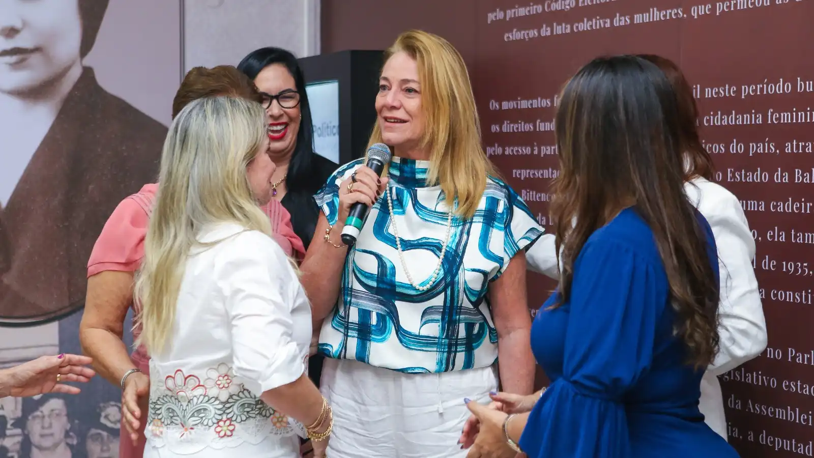 Imagem de Fabíola Mansur deixa PSB após 18 anos e define novo partido até sexta