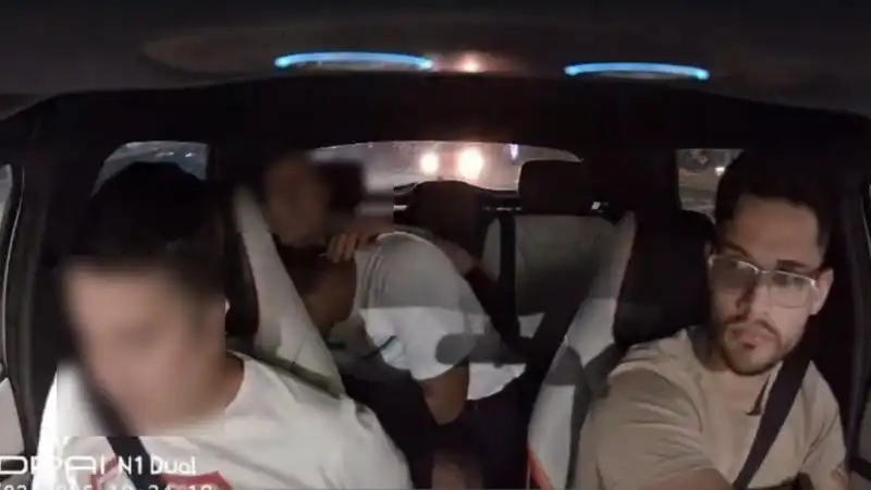 Imagem de Casal é flagrado em ato íntimo em veículo de aplicativo em Salvador e motorista reclama