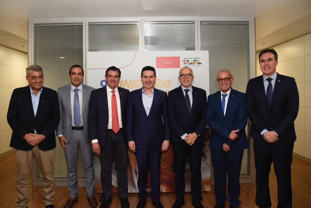 Imagem de Bruno Reis volta a se reunir com prefeitos e ministro das Cidades para debater subsídio do transporte público