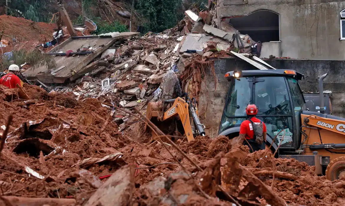 Imagem de Número de mortos em Minas Gerais por causa das chuvas chega a 30 e estado segue em emergência