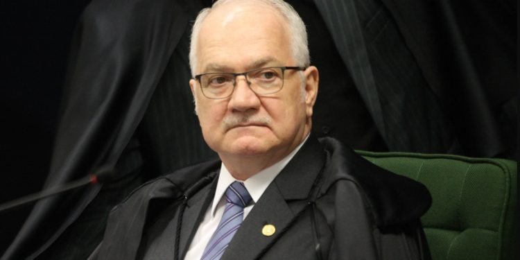 Imagem de Relator sinaliza que deve votar pela condenação de Collor no STF