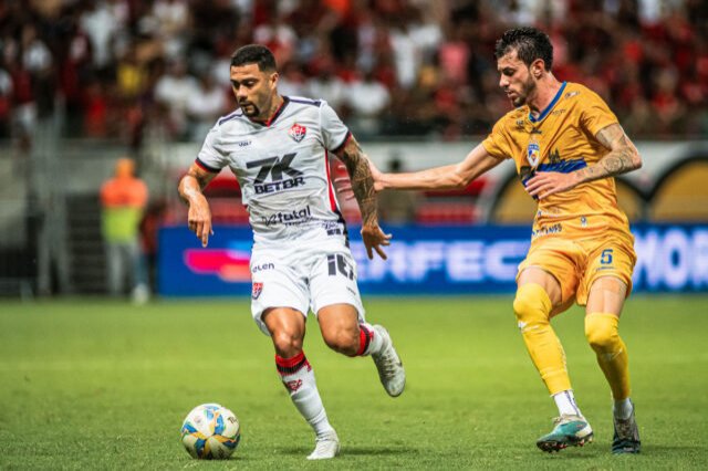 Imagem de Vitória faz 4 a 1 no Colo-Colo e conquista segunda goleada no Baiano
