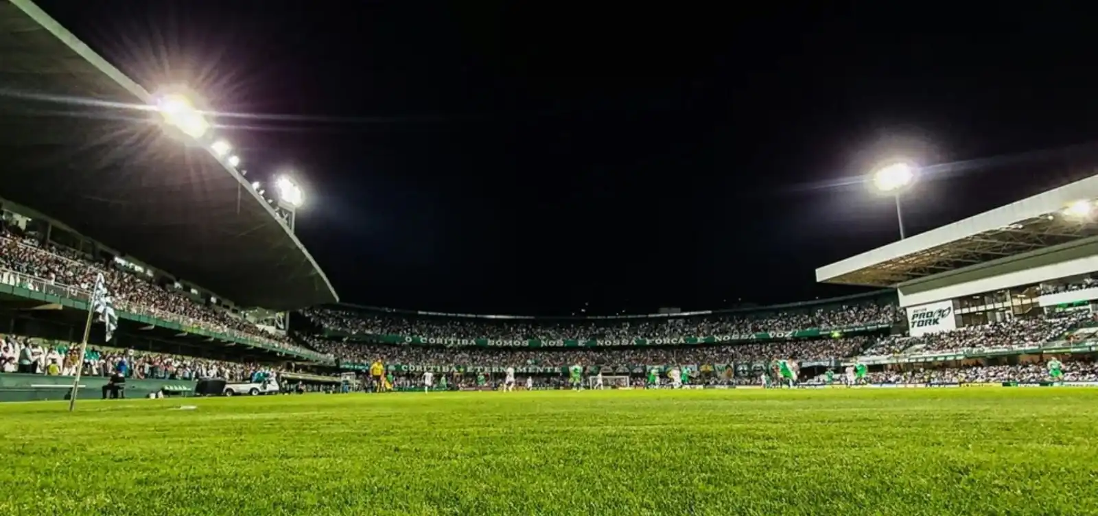 Imagem de Coritiba e Bahia fazem “jogo de seis pontos” no Couto Pereira pelo Brasileirão