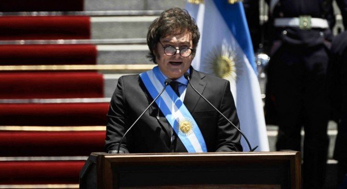 Imagem de Milei ameaça convocar plebiscito se Congresso da Argentina não aprovar ‘megadecreto’