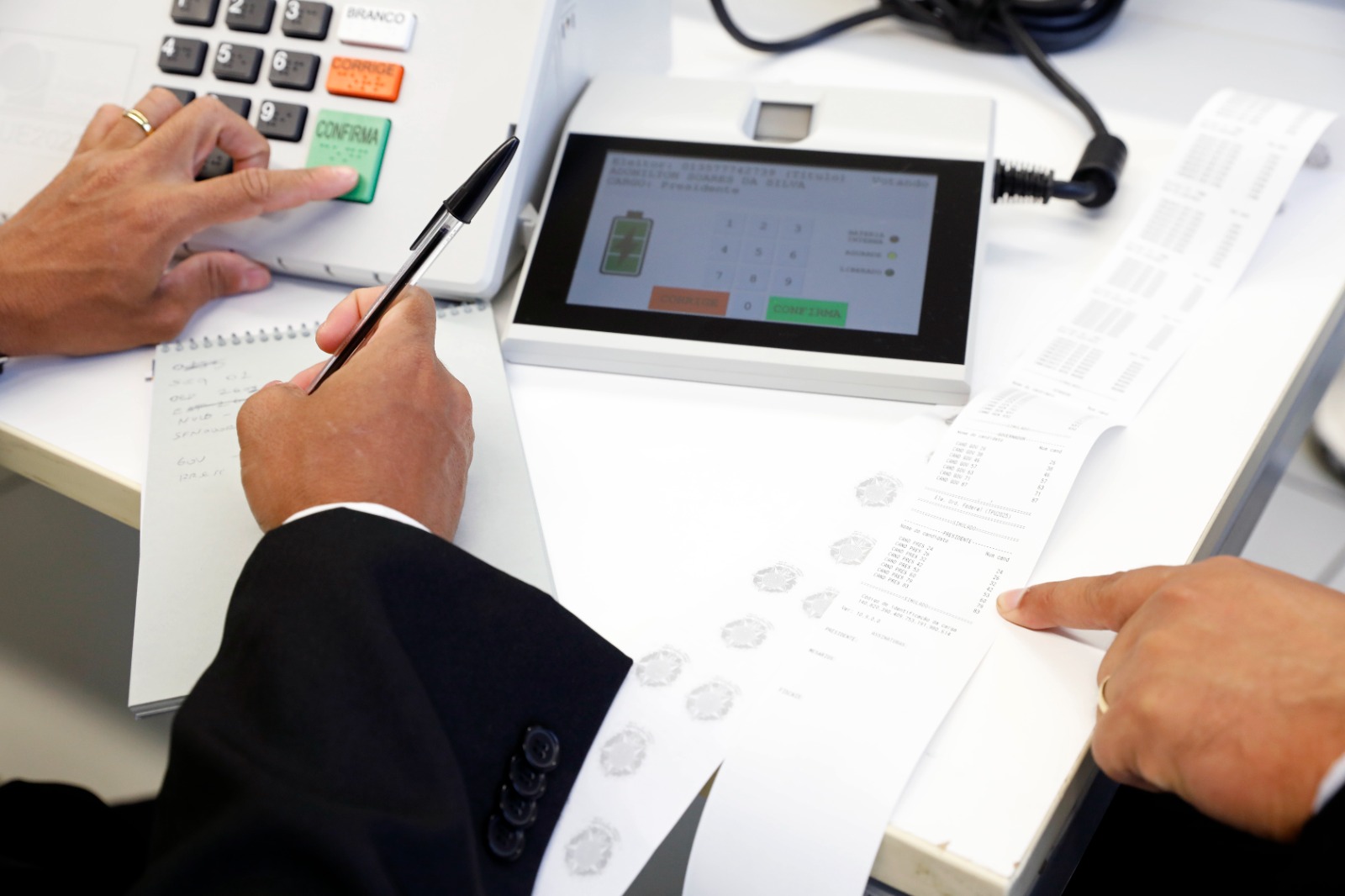 Imagem de Janela fecha com debandada, traições silenciosas e chapas infladas