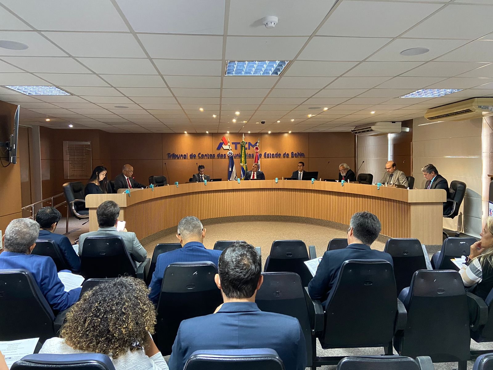 Imagem de TCE/BA ratifica medida cautelar obrigando SEC a suprimir item e republicar edital de pregão eletrônico