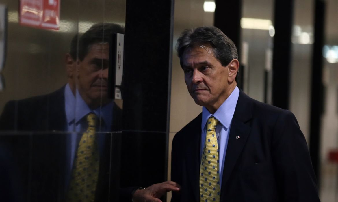 Imagem de Roberto Jefferson é transferido para hospital privado no Rio