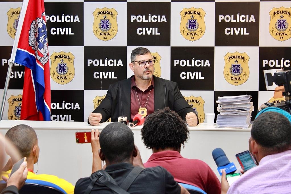 Imagem de Polícia indicia dois jornalistas por desvio de doações em emissora