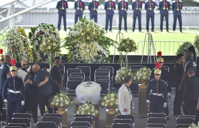 Imagem de Velório de Pelé na Vila Belmiro é aberto ao público