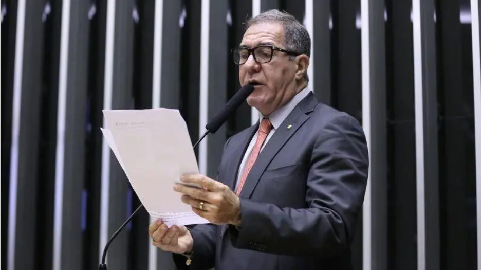 Imagem de Relator mantém escala 6×1 e propõe redução de jornada para 40 horas