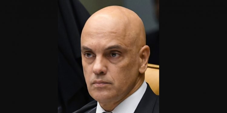 Imagem de Equipe de Bolsonaro prepara representação contra Moraes na OEA