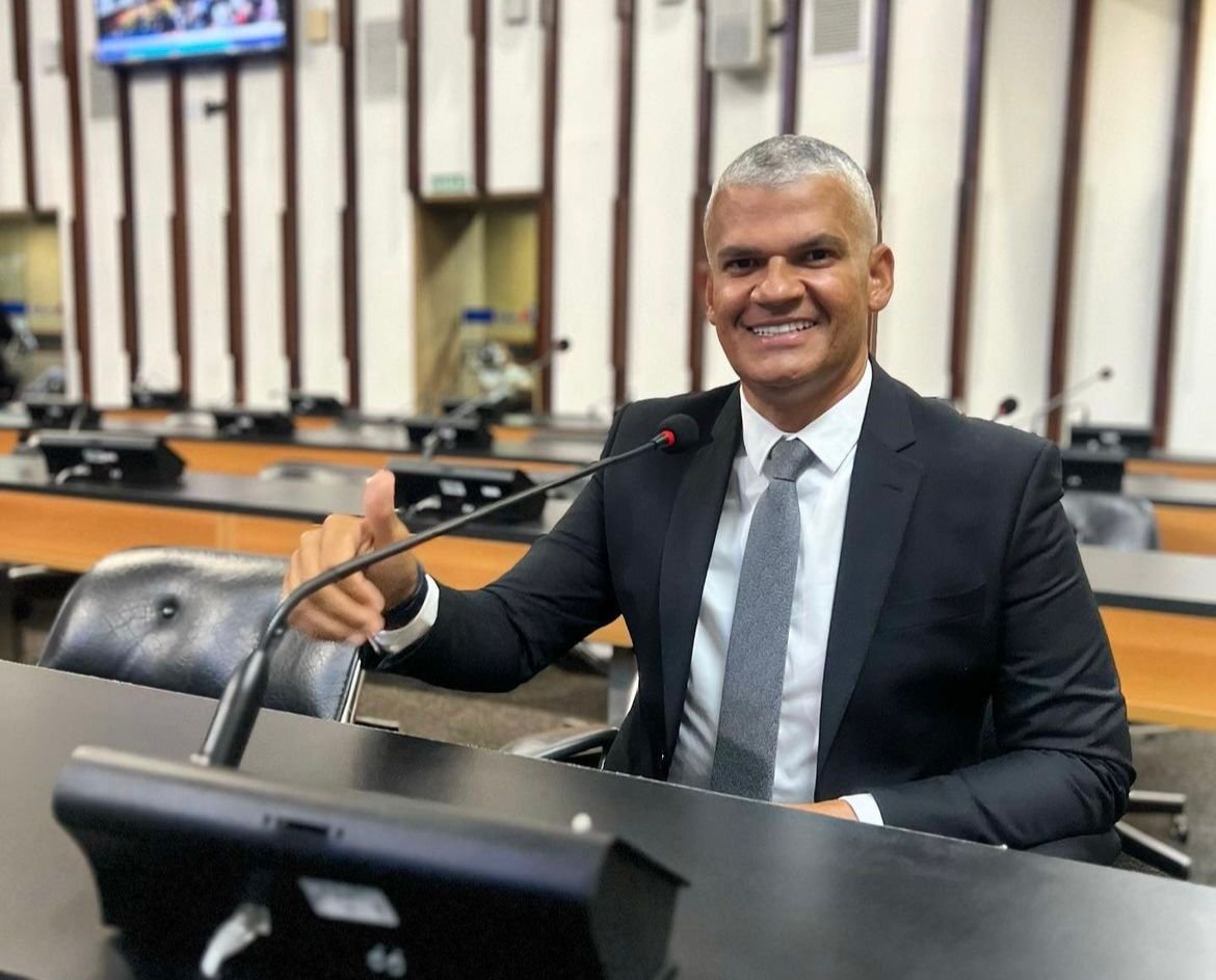 Imagem de Pablo Roberto indica construção de hospital veterinário público em Feira de Santana