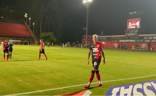 Imagem de Vitória faz 1 a 0 e vence primeiro jogo no Nordestão