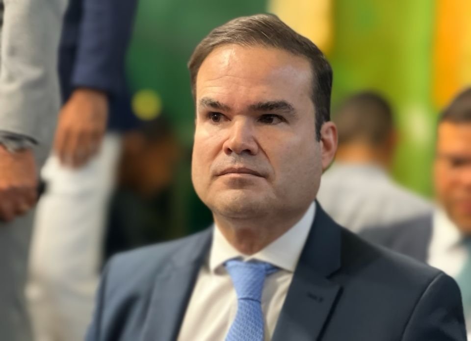 Imagem de ‘Bahia terá pior taxa de concluintes do Ensino Médio fazendo Enem’, diz Cacá sobre aprovação em massa  