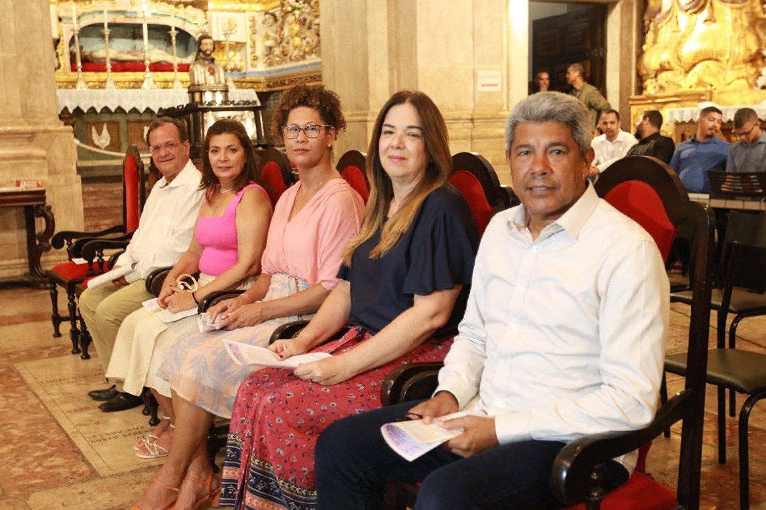 Imagem de Na Catedral Basílica, Jerônimo Rodrigues participa da missa da Quarta-Feira de Cinzas
