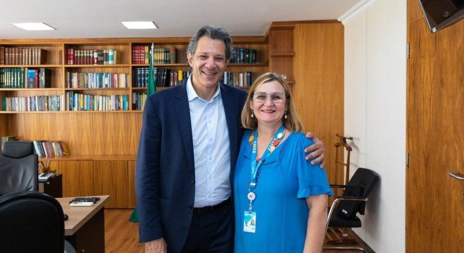 Imagem de Lula edita decreto que nomeia Maria Rita Serrano para a presidência da Caixa