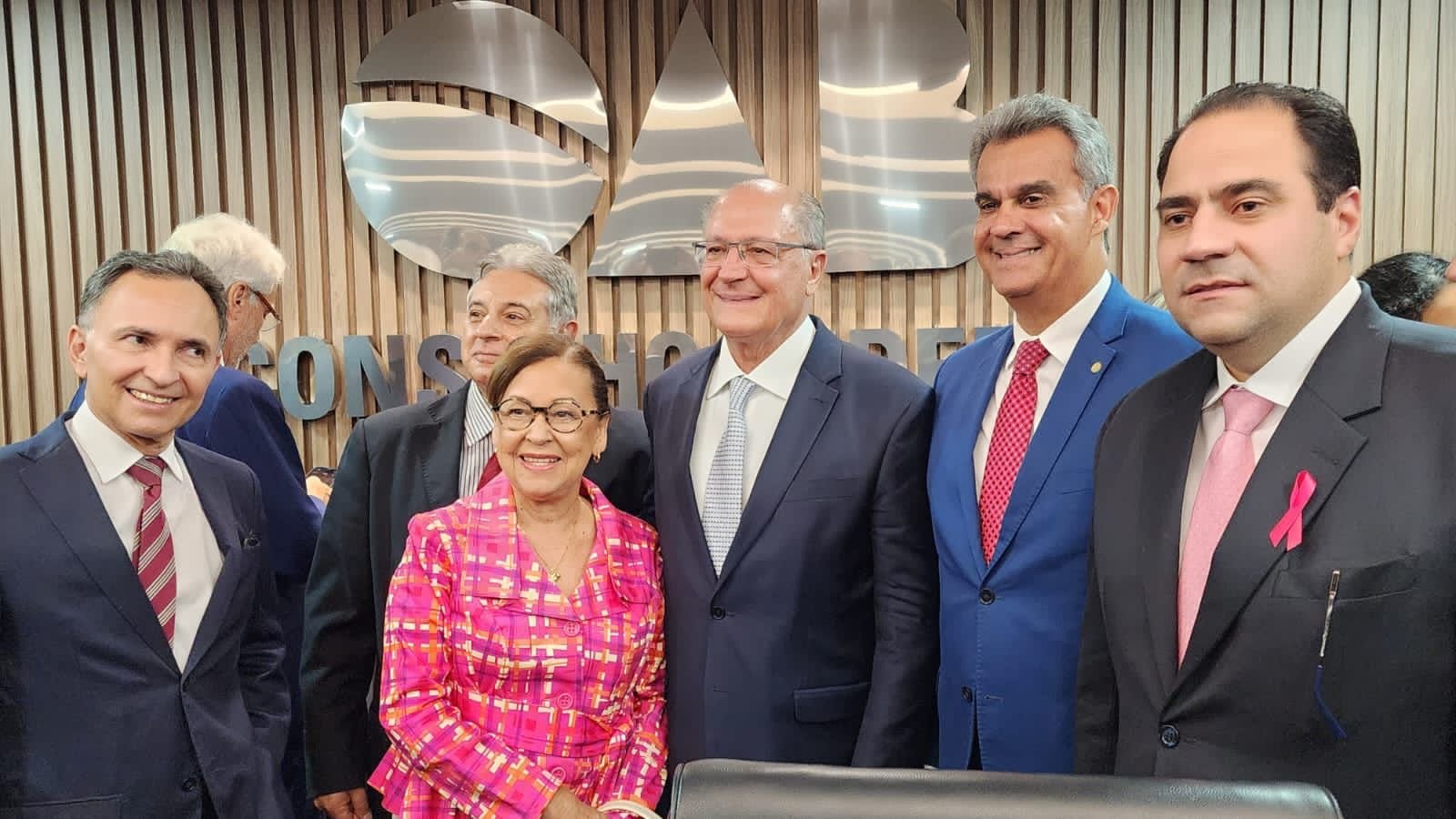 Imagem de Deputada Lídice da Mata é uma das homenageadas pela OAB Nacional pelos 35 anos da Constituição