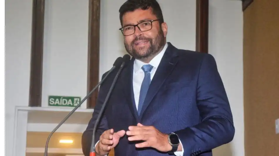 Imagem de Marcinho Oliveira agradece a jornalistas e comemora "tricampeonato" no Prêmio Destaque Parlamentar da Assembleia