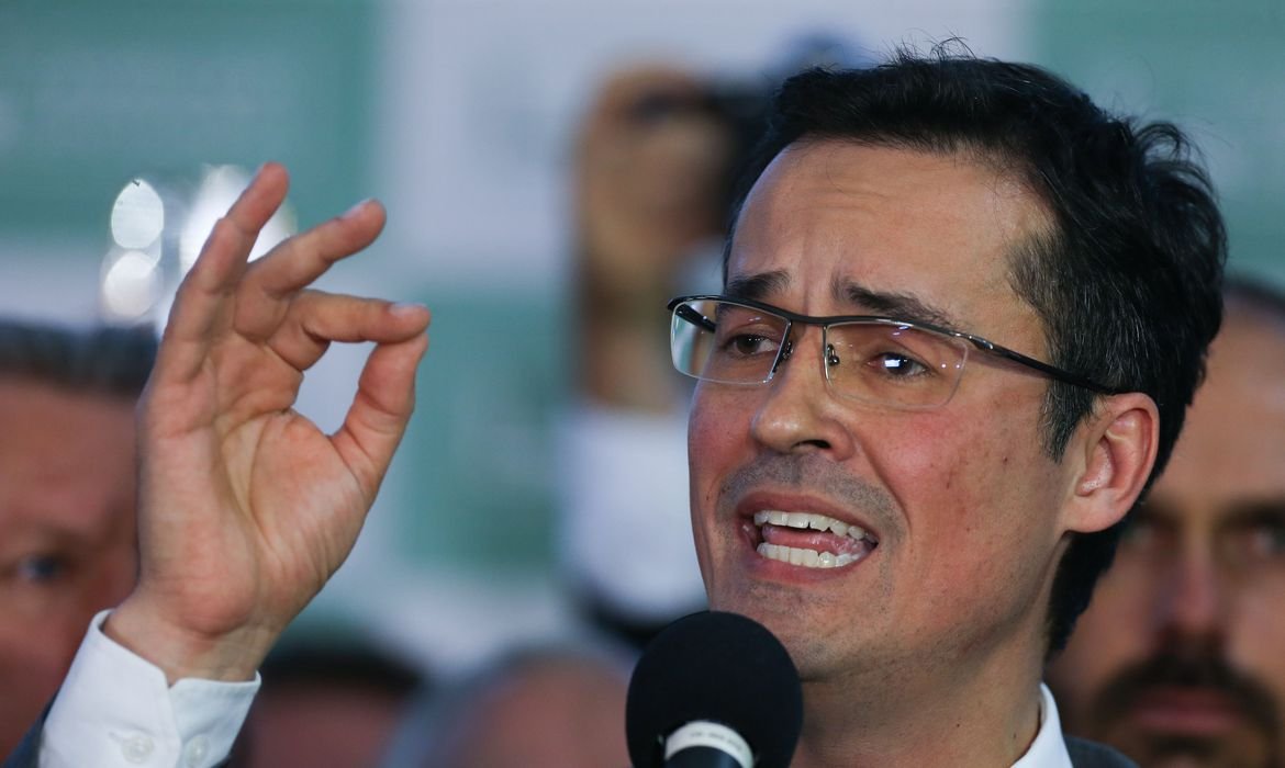 Imagem de Dallagnol destaca enfraquecimento da lei e da liberdade de expressão no Brasil