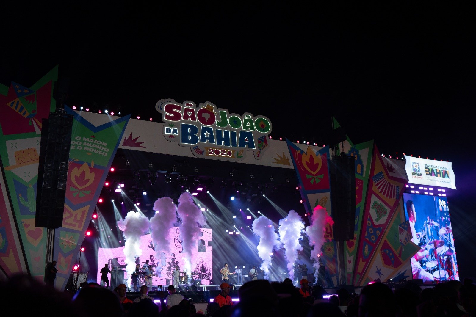 Imagem de Estakazero mescla repertório próprio e clássicos do forró no Parque de Exposições