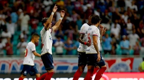 Imagem de Rezende marca no fim, Bahia vence o Atlético de Alagoinhas e segue 100% no Baianão