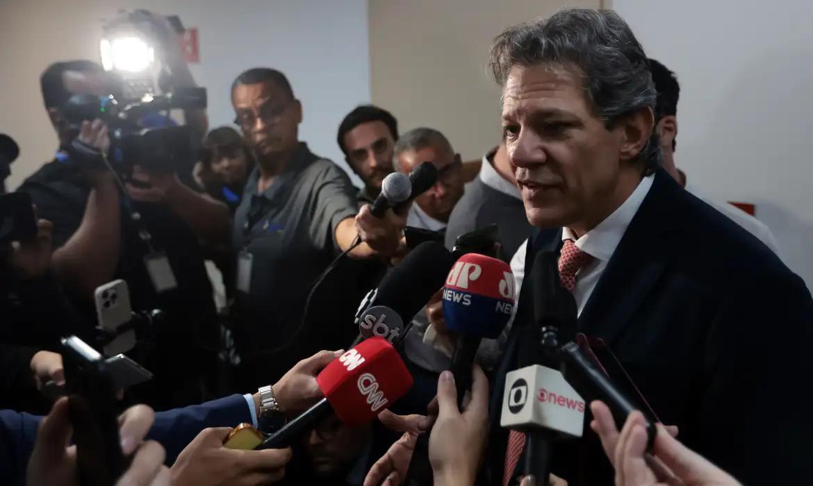 Imagem de Haddad afirma que conflito no Oriente Médio não deve impactar imediatamente a economia brasileira