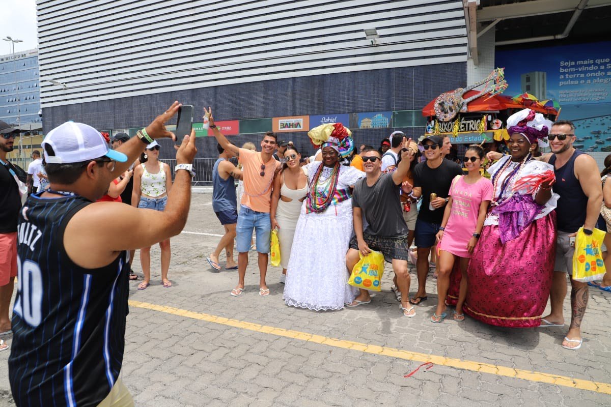 Imagem de Carnaval 2024 tem marca histórica de 3 milhões de turistas; receita foi de R$ 6,6 bilhões