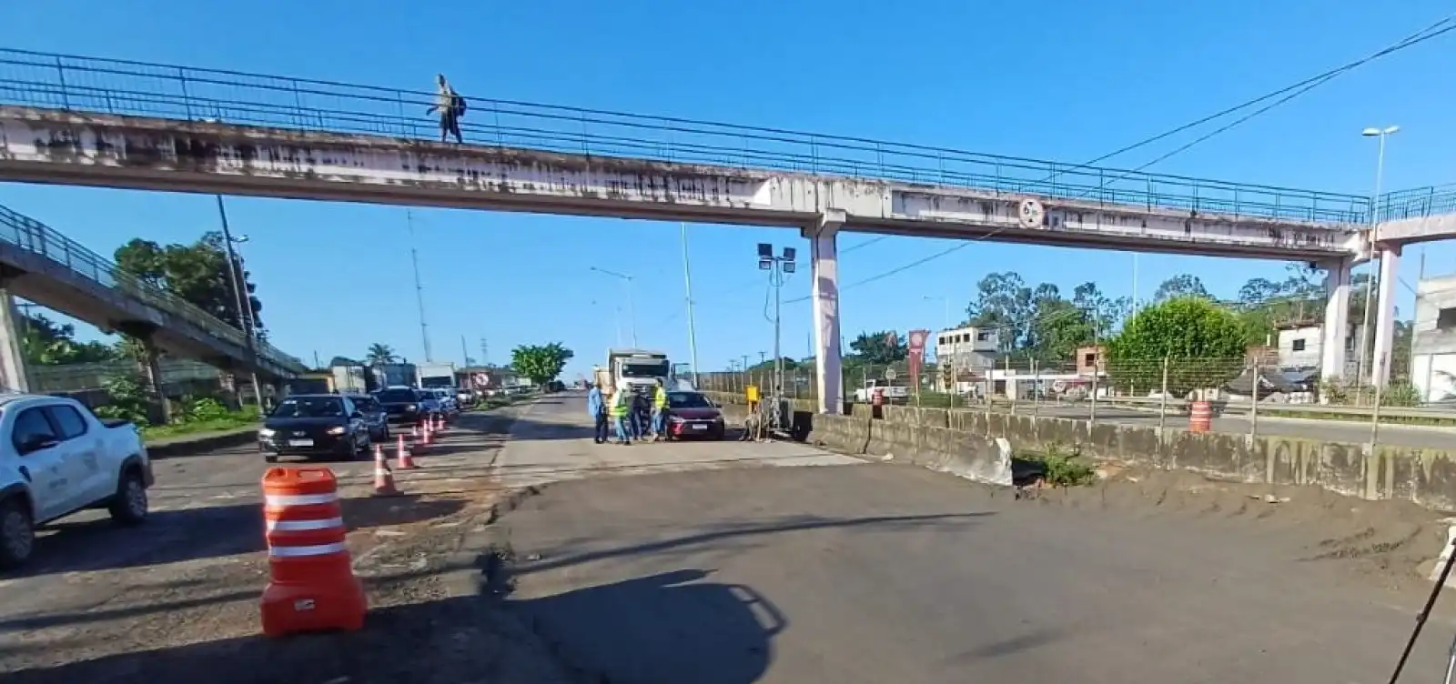 Imagem de BR-324 segue parcialmente interditada e não tem previsão de liberação