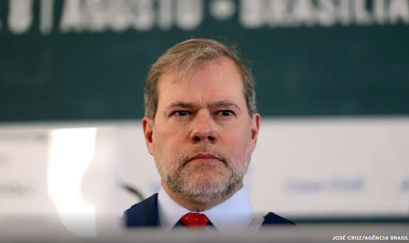 Imagem de Dias Toffoli pede explicações à Câmara sobre a “PEC da Blindagem”