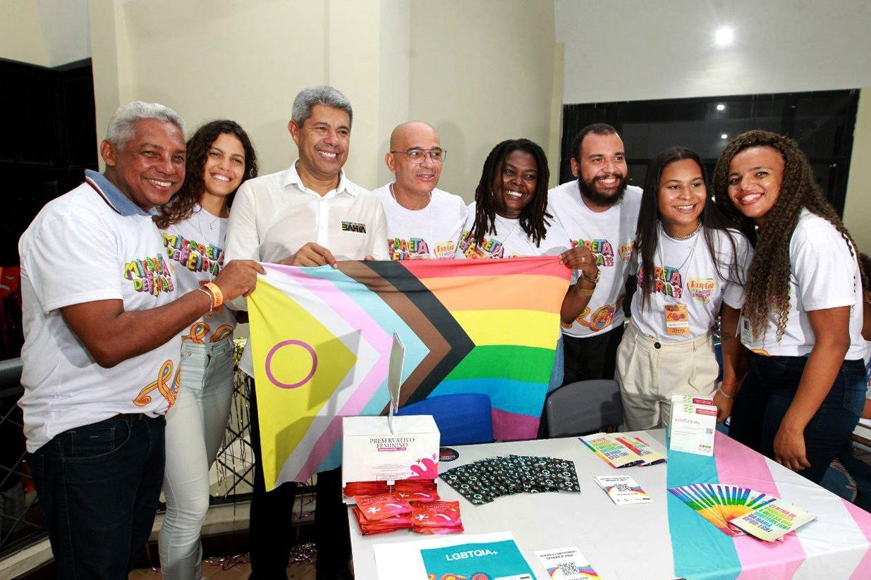 Imagem de Governador prestigia a abertura da Micareta de Feira e visita unidades de serviços oferecidos pelas secretarias