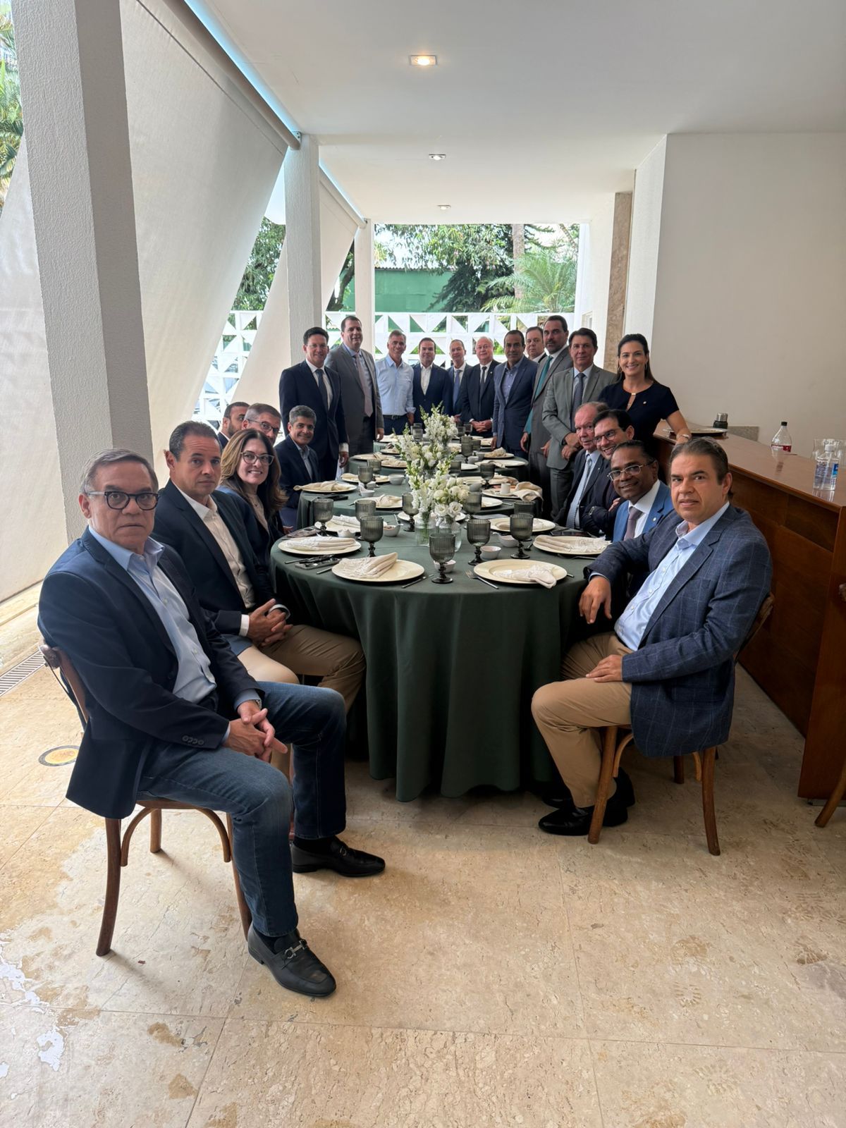 Imagem de “Superlotação em Irecê e atraso de salários em vários hospitais escancaram abandono da saúde na Bahia”, diz ACM Neto