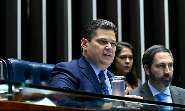 Imagem de Davi Alcolumbre arquiva ‘PEC da Blindagem’ no Senado e enterra proposta aprovada pela Câmara