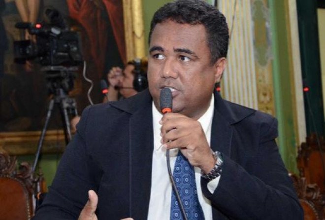 Imagem de Vereador Leandro Guerrilha fala da importância em combater a violência contra a mulher.