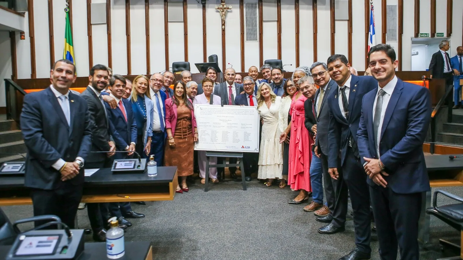 Imagem de Quem fica e quem sai: enquete exclusiva revela ranking da reeleição para Alba