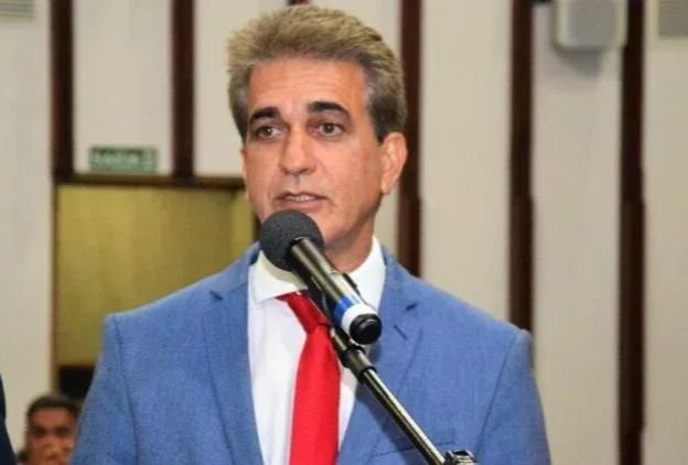 Imagem de Recôncavo: Robinson Almeida defende reativação do estaleiro Paraguaçu e anuncia visita de comitiva em Maragogipe para discutir assunto