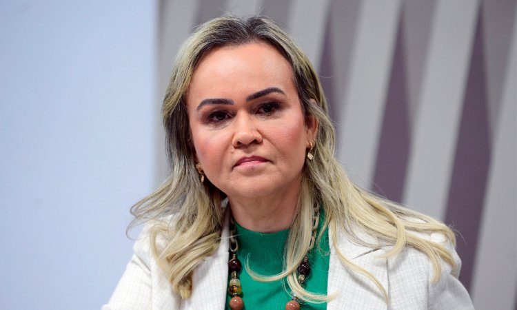 Imagem de Alvo de pedidos para deixar o cargo, ministra do Turismo diz que é preciso ter ‘cuidado com pessoas tóxicas’